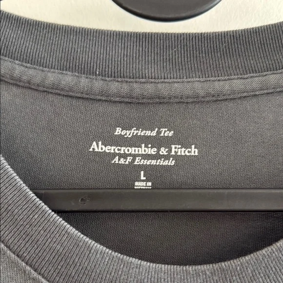 Abercrombie & Fitch Fleetwood Mac Graphic Short Sleeve Tee - Picture 2 of 2